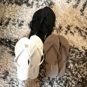 Old navy flip flop bundle